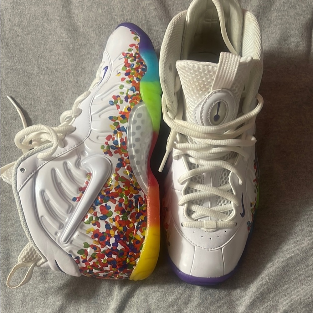 Nike White and Red Sneakers Vibrant Design